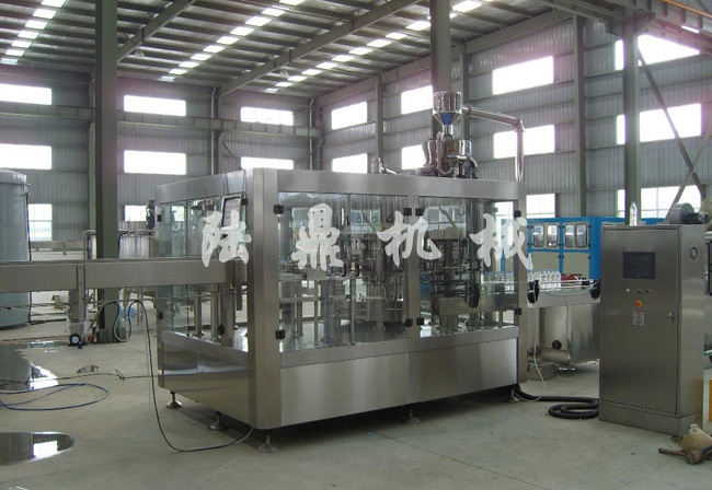 礦泉水灌裝機